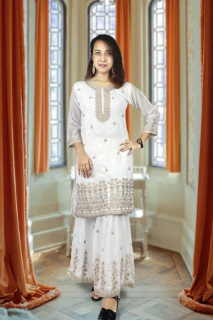 Lightweight georgette three piece salwar kameez 2.